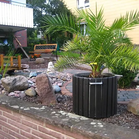 Grosse In Mit Grill Und Garten