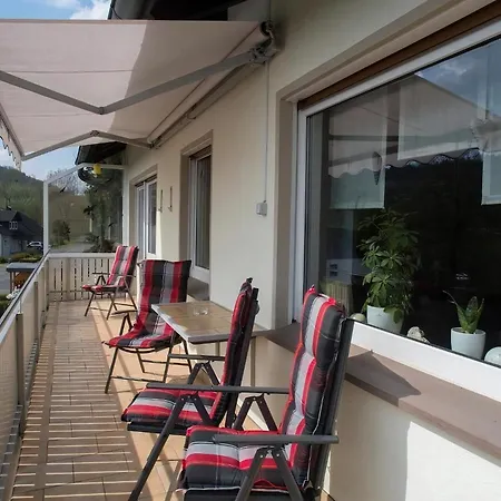 Grosse In Mit Grill Und Garten Apartment Polle